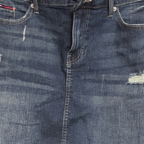 Tommy Hilfiger women’s blue jean skirt. Size 10 30W  good condition - Picture 5 of 6